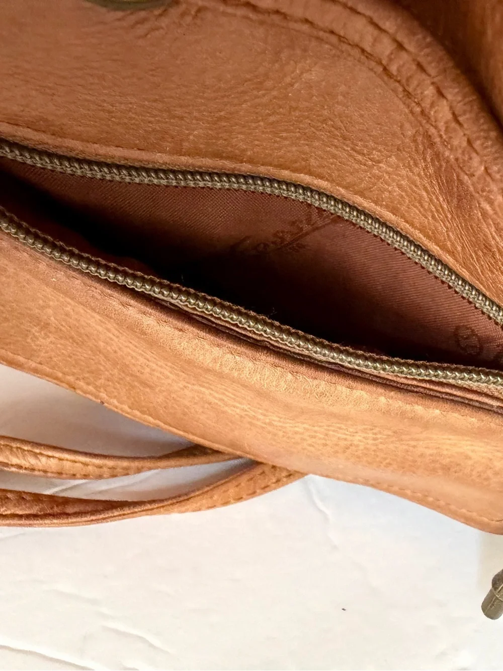 Fossil Vintage Cognac Leather Drawstring Bucket Backpack Purse Bag Key Zipper